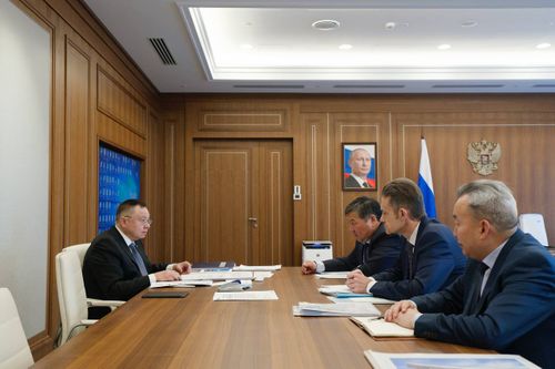 Тываның Баштыңы Россияның тудуг сайыды-биле ужурашкан