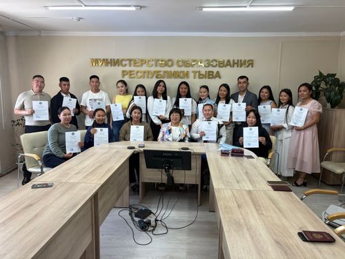 В Туве 27 детей-сирот получили сертификаты на покупку жилья