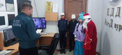 Школьники Ак-Довурака присоединились к акции «Российский детский дед Мороз»