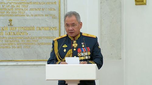 Сергей Шойгу поздравил выпускников суворовских военных и нахимовских военно-морских училищ с 80-летием со дня их основания