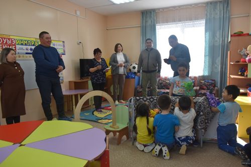 Депутат Госдумы Айдын Сарыглар посетил труднодоступное село Тувы