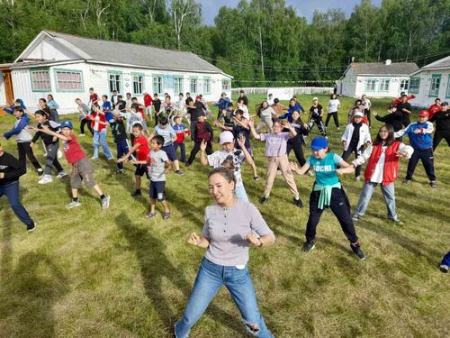 Бо чайын Тывада 200 ажыг түр үениң дыштанылга төптери школачыларга эжиин ажыдар