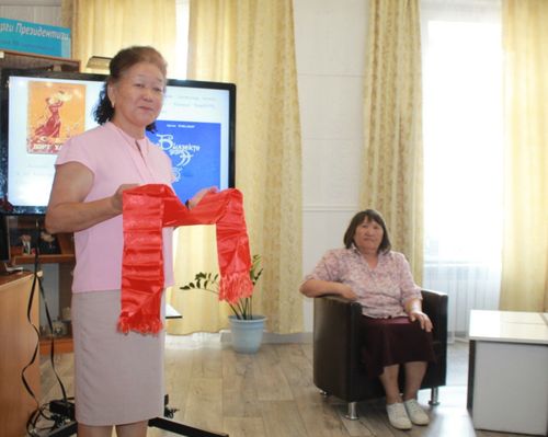 Чаа ном: «Коңгулуур ыры»