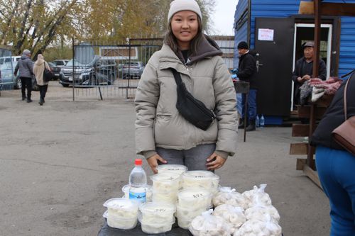Сельхозтоваропроизводители Чеди-Холя и Барун-Хемчика представили свою продукцию на ярмарке выходного дня