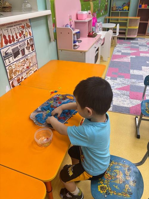 Матери погибшего бойца помогли устроить внука в детский сад