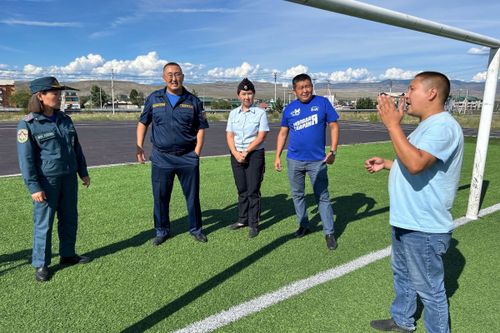 В Туве партия «Единая Россия» провела мониторинг детской безопасности на спортивных площадках