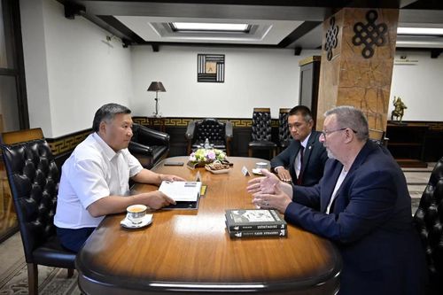 Владислав Ховалыг встретился с главным редактором «Русского охотничьего журнала» Михаилом Кречмаром