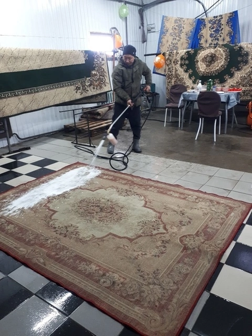 В Чадане ветеран боевых действий открыл автомойку благодаря соцконтракту