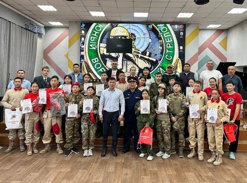 В Туве провели соревнования по стрельбе из пневматической винтовки среди школьников