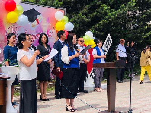 В Туве выпускникам учреждений СПО вручили дипломы