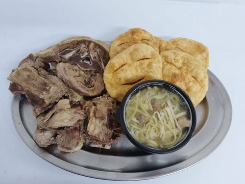 Бойцам из Тувы, находящимся в госпитале, передали домашнюю еду