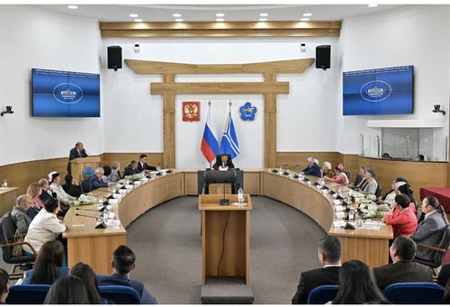 В Туве наградили работников культуры и обсудили перспективы развития отрасли