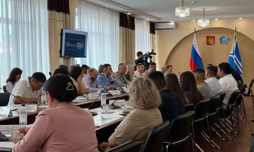В Туве состоялся "круглый стол" по вопросам развития строительной отрасли