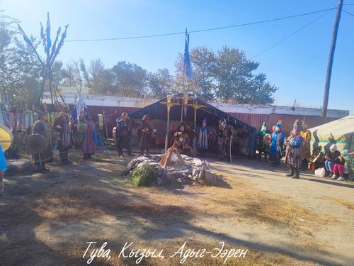 Шаманы провели обряд в поддержку российских военнослужащих