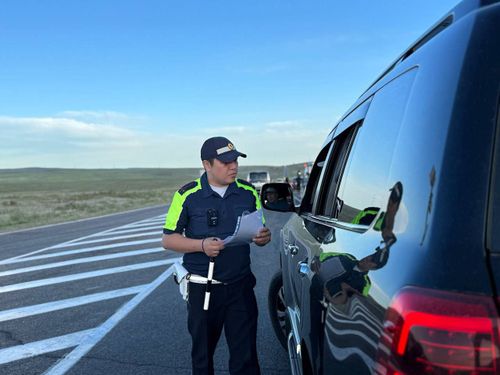 Глава Тувы поздравил личный состав и ветеранов Управления ГИБДД с профессиональным праздником