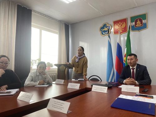 В рамках реализации народной программы "Крепкая семья" и с целью развития молодежных проектов проведено заседание молодежи Чаа-Хольского района