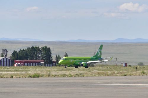 В аэропорт Кызыла прибыл первый прямой рейс из Иркутска