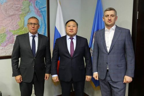 Владислав Ховалыг: «Совместными усилиями мы сможем создать более эффективную логистическую систему для Сибири.»