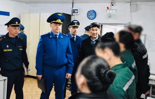 Прокурор Тувы и омбудсмен по правам человека посетили следственный изолятор республики