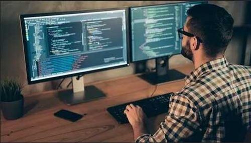 Минцифры предложило меры по «удержанию» айтишников в России