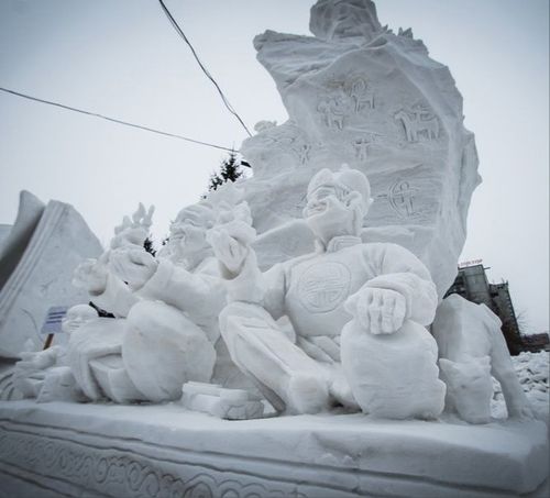 Хар скульптуралар мөөрейинге Тываның ус-шеверлери тиилээн