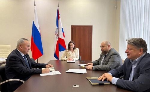 Москвада Тываның бүрүн эргелиг төлээзи дайынчыларывысты деткиириниң айтырыгларын сайгарып чугаалашкан