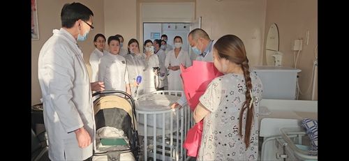 В Туве начнут выдавать подарочные наборы для первенцев