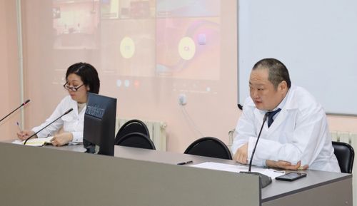 Анатолий Югай встретился с коллективом Перинатального центра