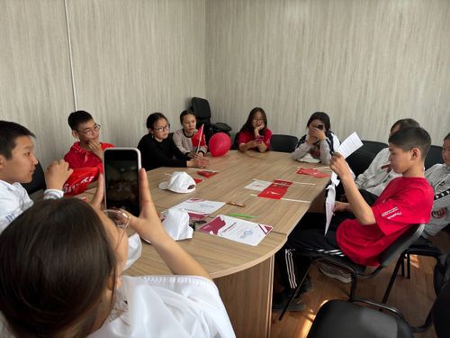 Уже взрослые: юные предприниматели Овюра приняли участие в ярмарке