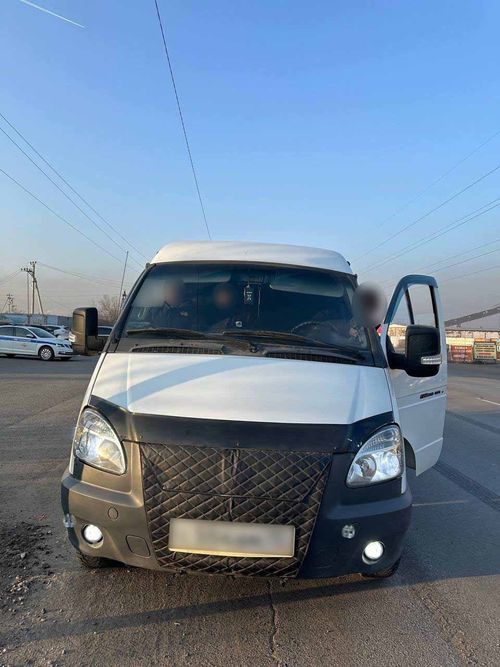 В столице Тувы выявили два автобуса, перевозивших пассажиров без лицензии