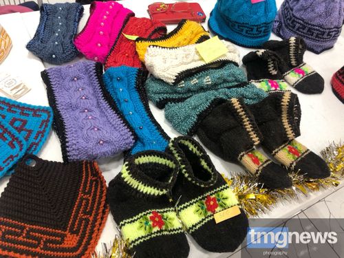 Мастера-ремесленники Тувы представили свою продукцию на новогоднем маркете