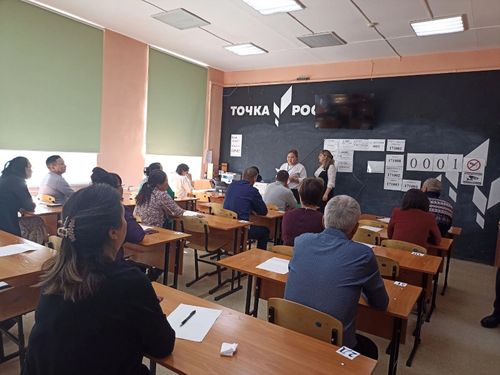 Родители выпускников из Турана вместе с учениками погрузились в атмосферу ЕГЭ