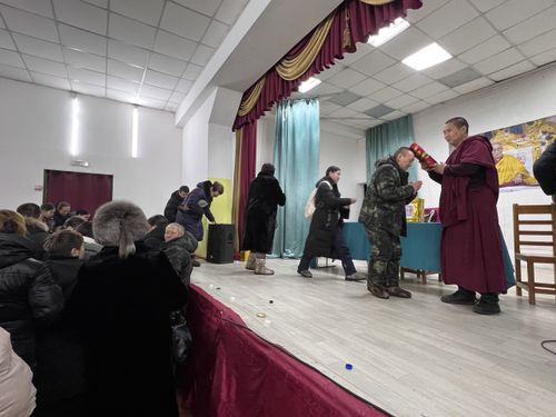 Группа артистов Центра тувинской культуры и представители Управления Камбы-ламы Тувы продолжают поездки по районам республики