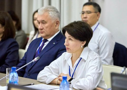 Открытый диалог: в Кызыле прошла коммуникационная сессия Банка России с бизнесом республики