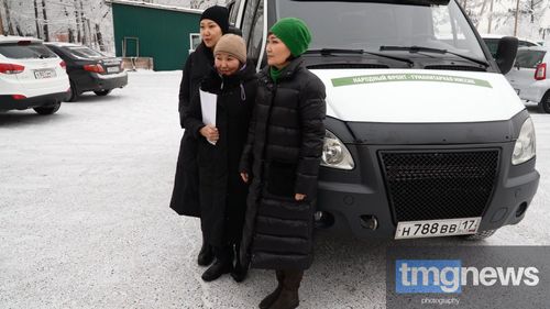 Росздравнадзор Тувы передал автомобиль для медицинской части 55-й бригады