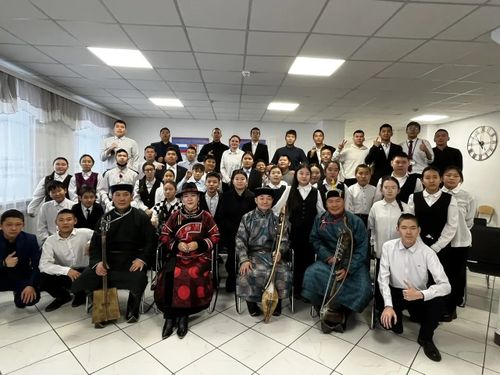 Ансамбль «Тыва» выступил для детей с ограниченными возможностями