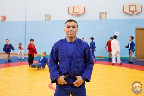 Саян Хертек примет участие в чемпионате мира по самбо