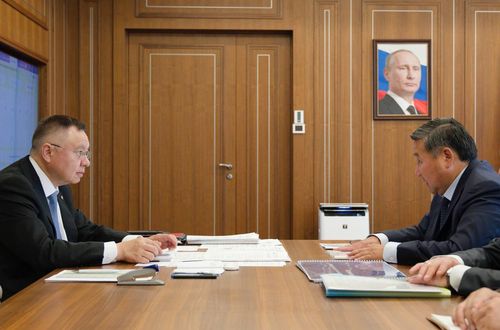 Глава Тувы Владислав Ховалыг встретился с министром строительства и ЖКХ РФ Иреком Файзуллиным