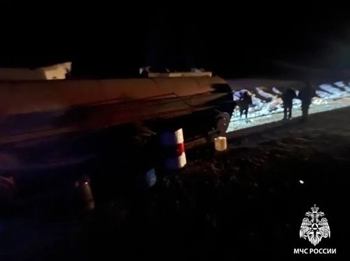 На автодороге Бояровка – Тоора-Хем произошло опрокидывание цистерны бензовоза