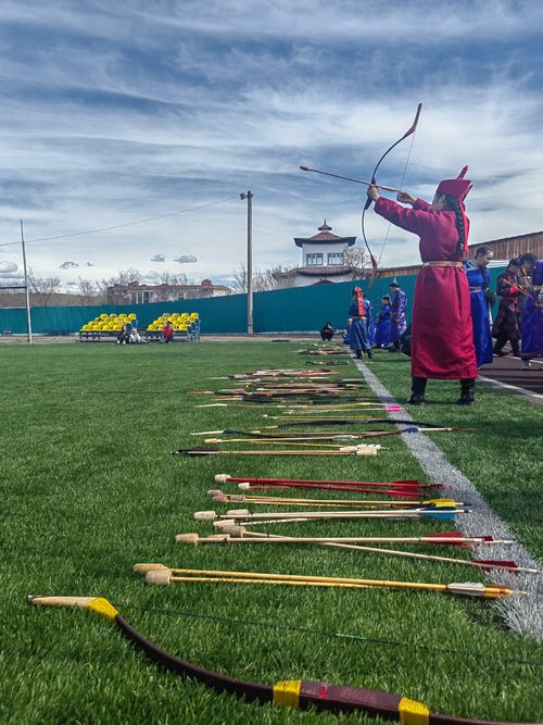 В Туве провели соревнования по стрельбе из национального лука