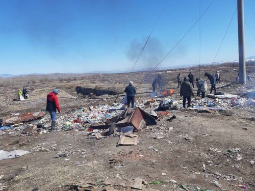 В Улуг-Хеме прошел ежегодный общерайонный субботник