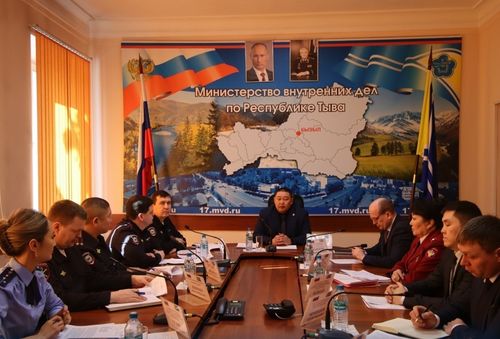 В Туве создадут межведомственную рабочую группу по противодействию незаконному обороту алкоголя