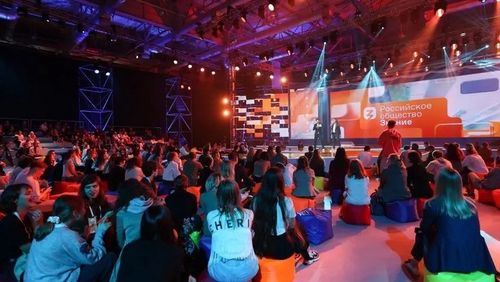 Правительство Тувы призывает школьников и студентов к активному участию в акции «Поделись своим Знанием»