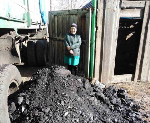 В Пий-Хемском районе началась доставка «социального угля» многодетным семьям