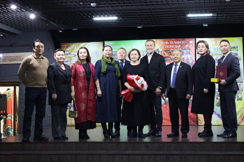 В Национальном театре Тувы состоялась церемония передачи видеозаписи первого тувинского мюзикла