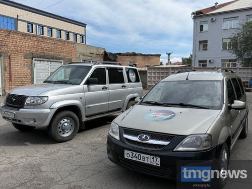 Два автомобиля передали бойцам СВО в рамках подготовки к осеннему сбору помощи Народного фронта