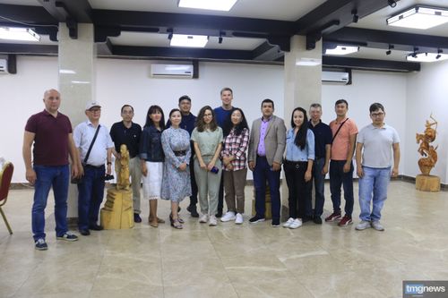 Сегодня, 15 июля, в Доме Туризма состоялась встреча группы иностранных журналистов с коллегами из Тувы