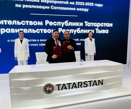 Глава Тувы Владислав Ховалыг продолжает рабочие встречи в рамках Петербургского экономического форума