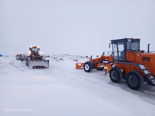 Возобновлено движение на участке автомобильной дороги Мугур-Аксы - Хандагайты в местечке Барлык