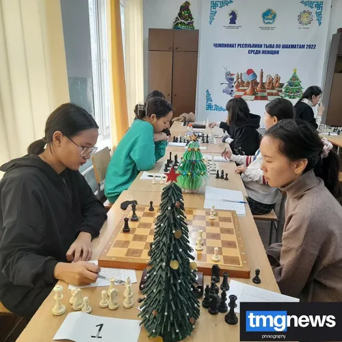 Шуру Ондар-четырехкратный чемпион Тувы по шахматам среди женщин